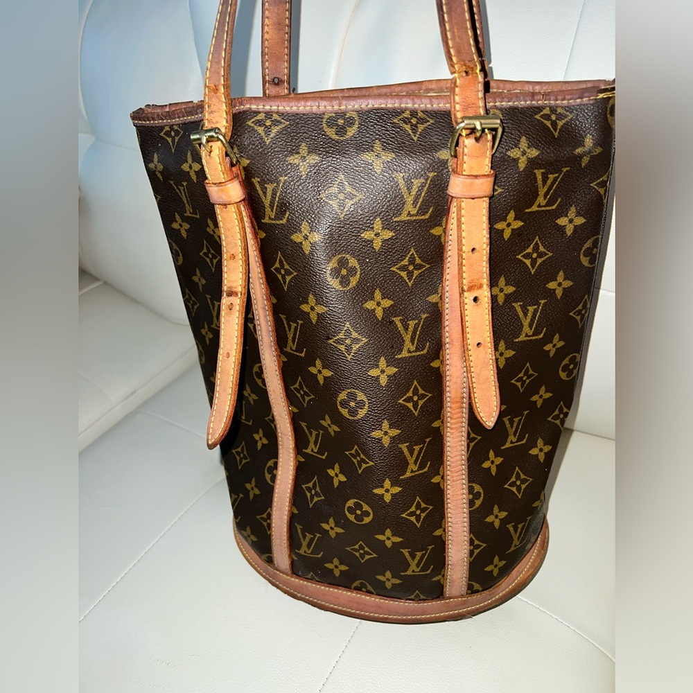 Authentic Louis Vuitton Vintage Monogram Bucket Bag